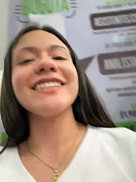 CHARLOTTE__05 webcam