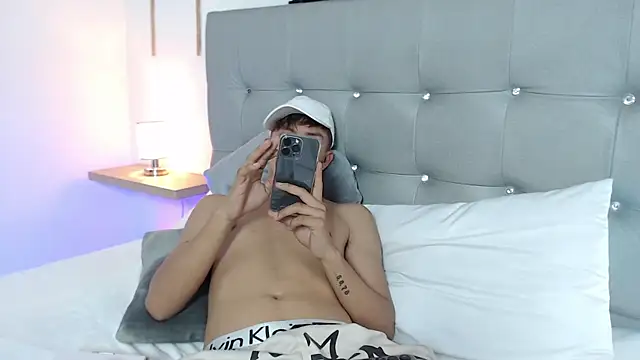 johnny_blake_ webcam