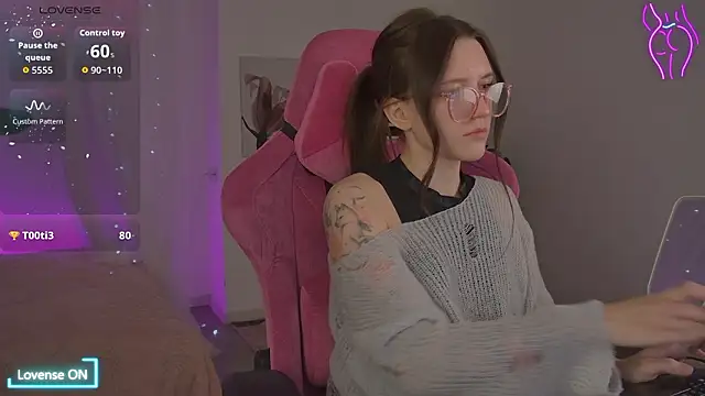 jennydens - JennyDens's free webcam - UK Sex Cams