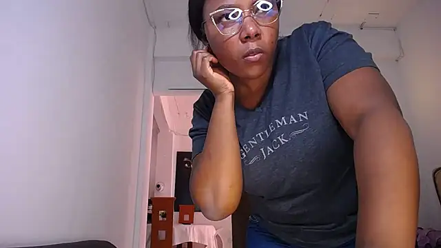 yselahot - Yselahot's free webcam - UK Sex Cams