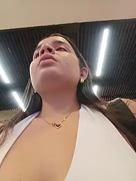 Julieth_hot-69 webcam