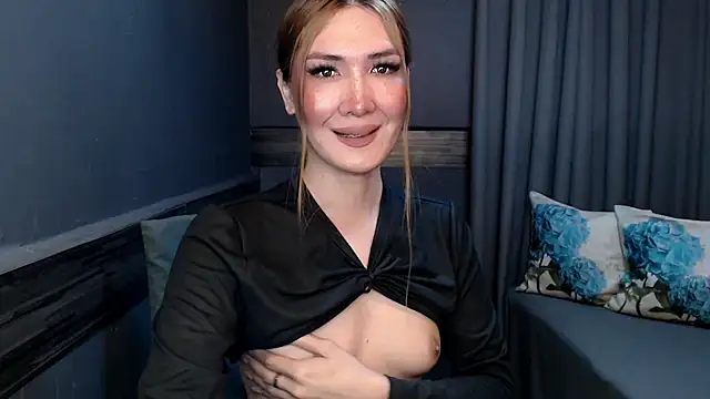 xMeganFucks69 webcam