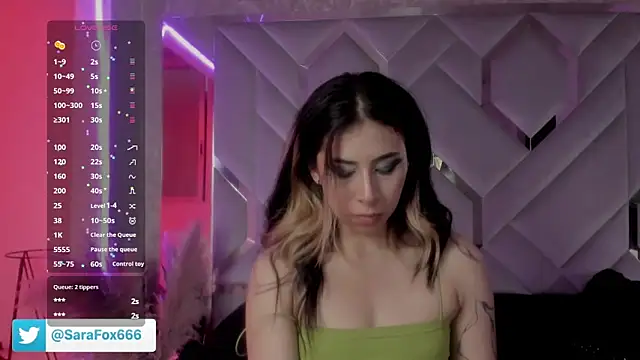 Sara_Foxx1 webcam