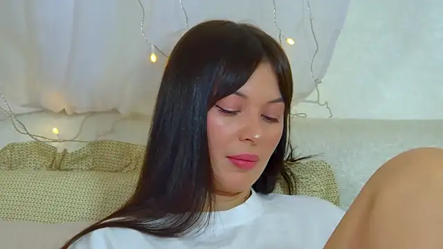 AlexandraBloom webcam