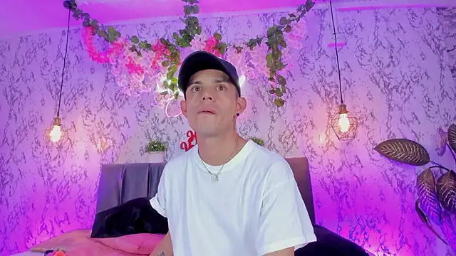 Bonny_and_carrot webcam