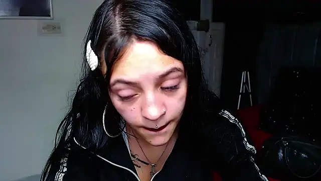 Violettasquirt webcam