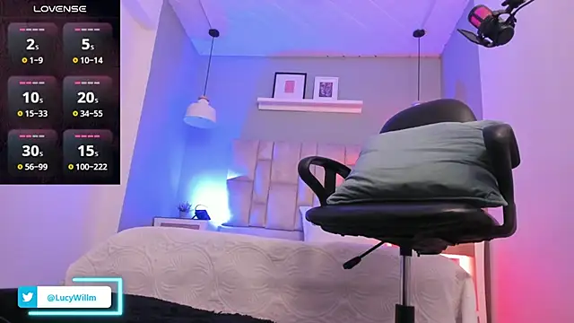 Lucy_Williiams webcam