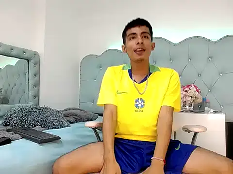 Apolo_Richards webcam