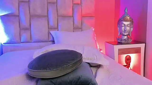 Lucy_Williiams webcam