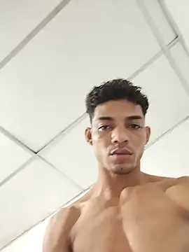 Brayanellatino webcam