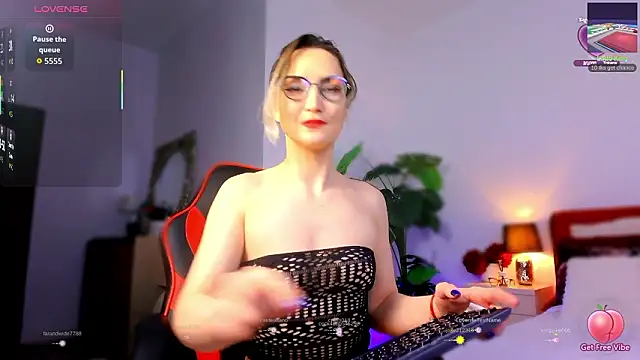 CharmingAnnie webcam