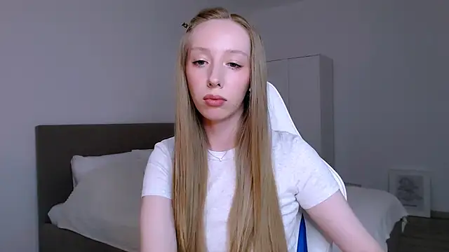 Luna_insniity webcam