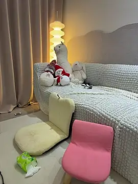 美女Selenaaaaa-在线直播