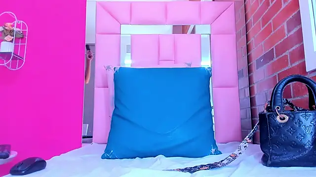 Baby_doll_XOXO webcam