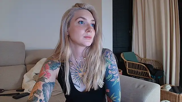 tattoobbgirl webcam