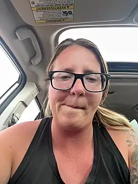 _ElizabethLove_ webcam