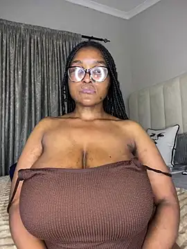 Bustygoddess32 webcam