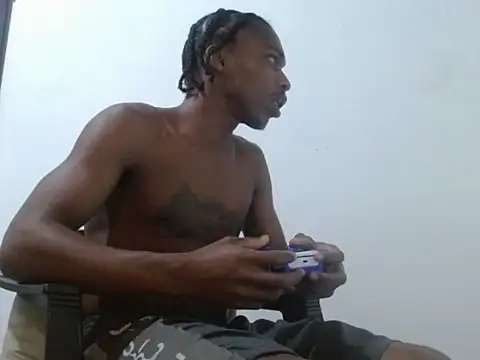 Larry-n-clouds webcam