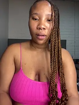 DrippinCaramelCutie webcam