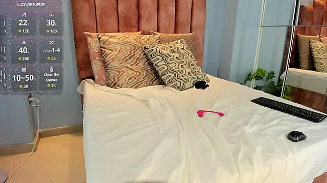 lou_rosse_ - Lou_rosse_'s free webcam - UK Sex Cams