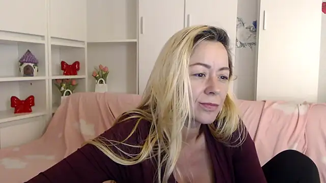 _karolynesyera_ webcam