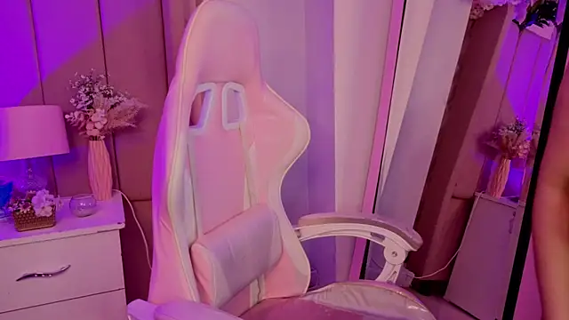 MollyBigBoobs12 webcam