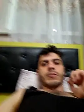 Handsomeboy3344 webcam