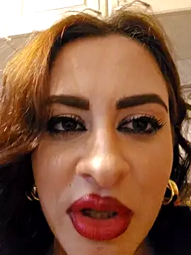 WatchTheQUEEnConQuer88 webcam