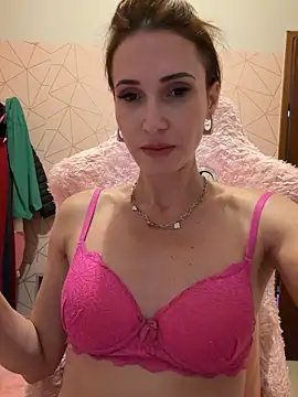 Irresistible24 webcam