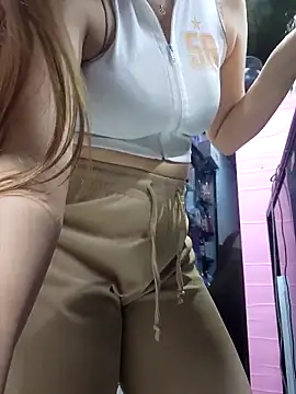 rapunzel069 (F young) - 3 fingers in my pussy