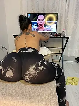 Natural_BIGASS_Nina webcam