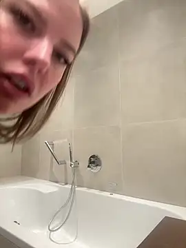 Chloemillerrxx webcam