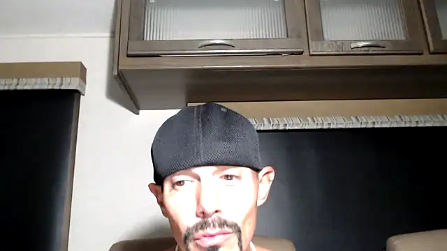 thickd2c - ThickD2C's free webcam - UK Sex Cams