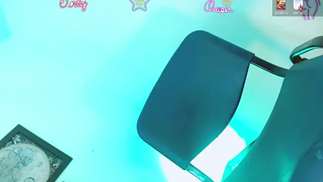 katha_Crawford webcam