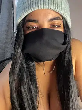 Nabila-hanouna webcam