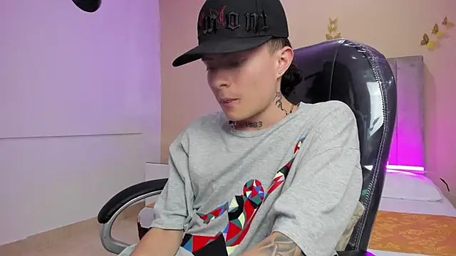 nascary_fox (M twink) - cum public :)