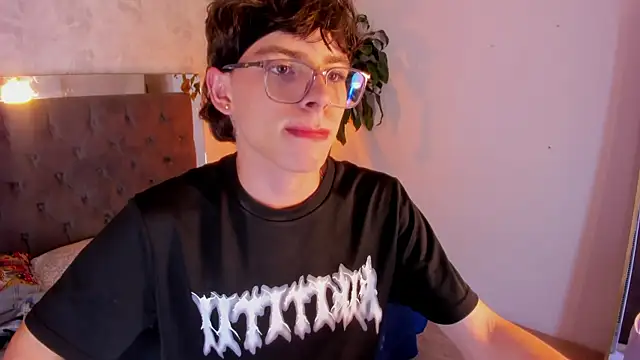 mysterius_boy - Mysterius_boy's free webcam - UK Sex Cams