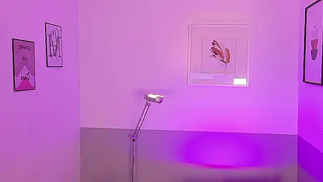 cutepetitee - Cutepetitee's free webcam - UK Sex Cams