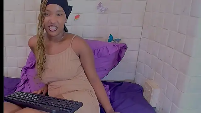 EroticSexyPrada webcam