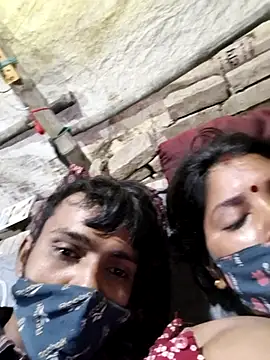 Indiandesicouple155 webcam