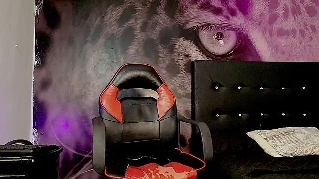 JERO_TEASE_S7S webcam