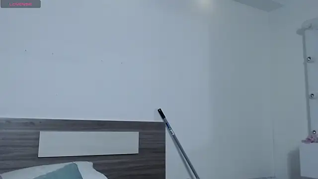 Liiamthompson webcam