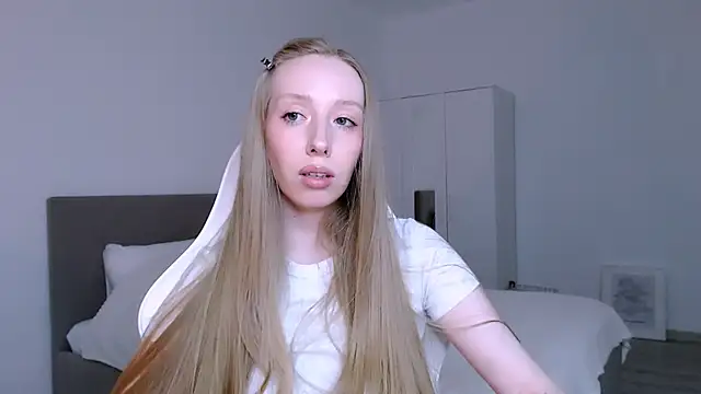 Luna_insniity webcam