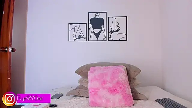 ellie_mcdonald webcam