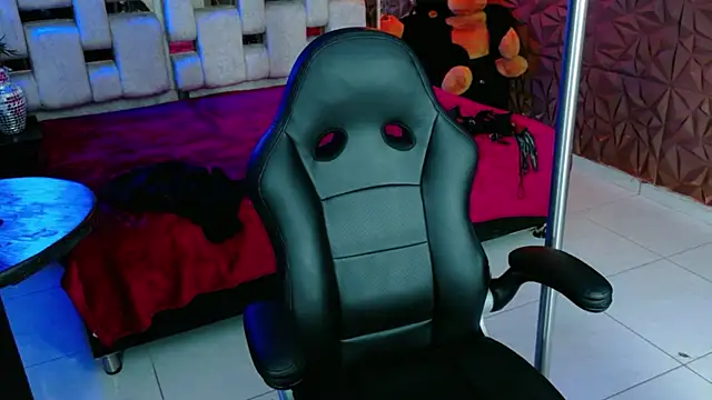 lunabustygirl webcam