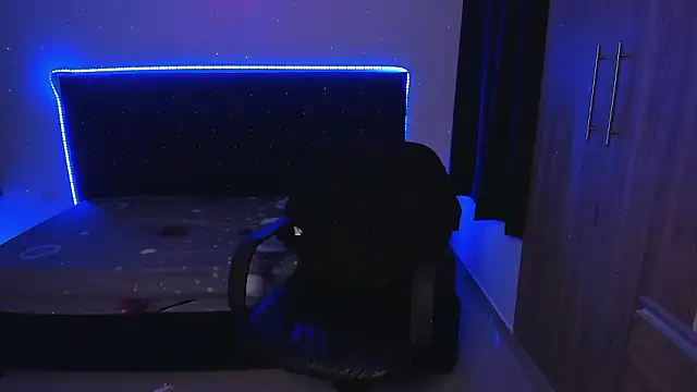 jean_burns (M twink) - sexy dance naked