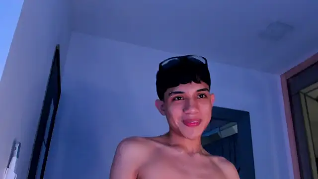 Sebax_Young webcam