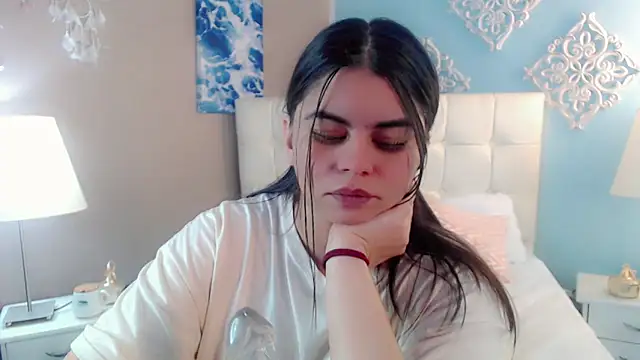 _Maddison_Ivanova_ webcam