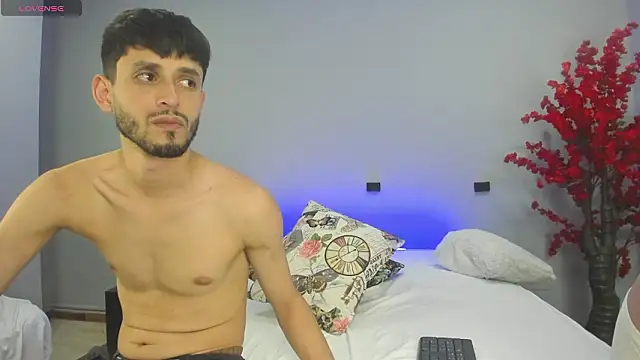 dracke_and_zara webcam