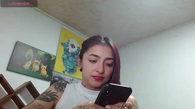ZoeBakers_ webcam